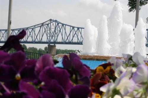 2006/05/09 - Owensboro's Riverfront Fountain